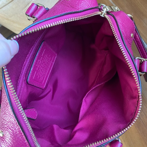 Coach Shearling Bennet Fushia Crossbody Handbag - Picture 15 of 16